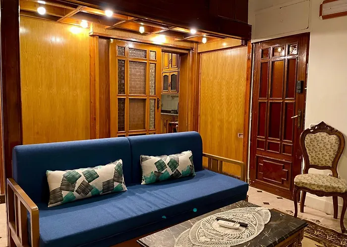 Cozy 2 Bedroom In Maadi 5 Minutes From The Nile!