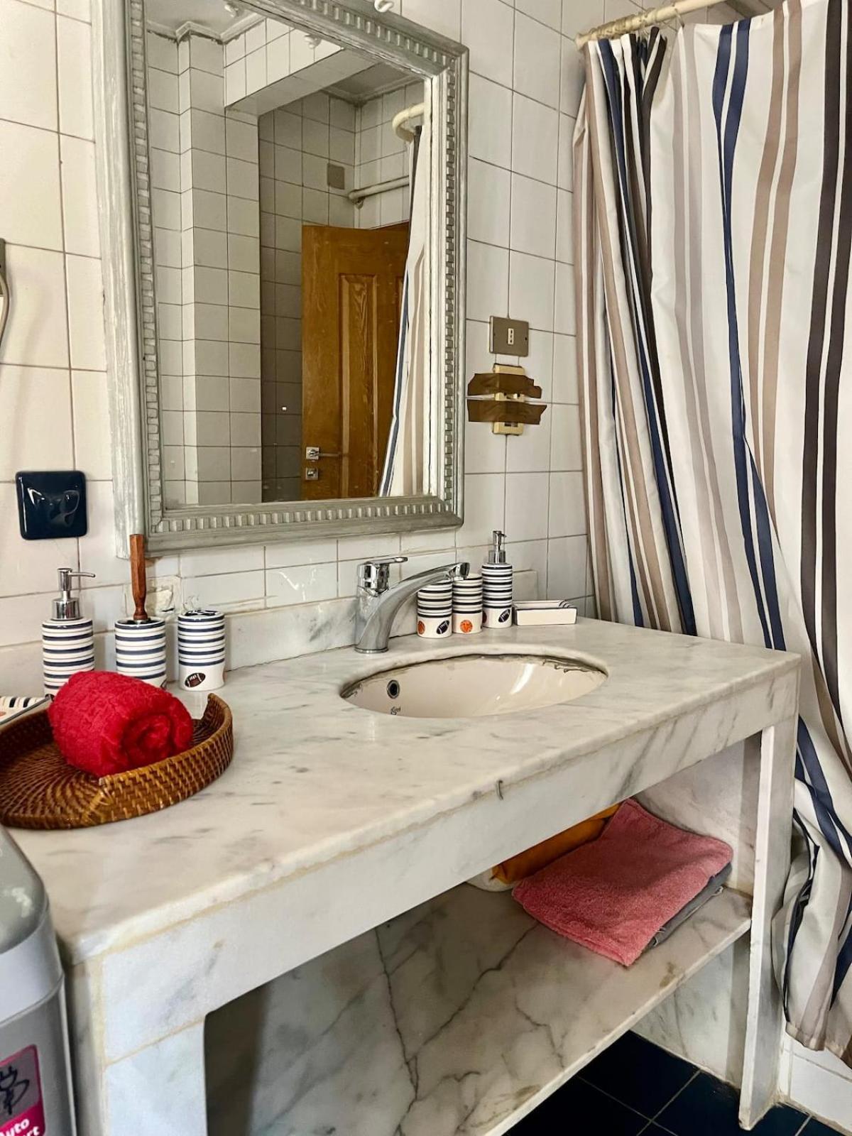 Apartment Cozy 2 Bedroom In Maadi 5 Minutes From The Nile! *