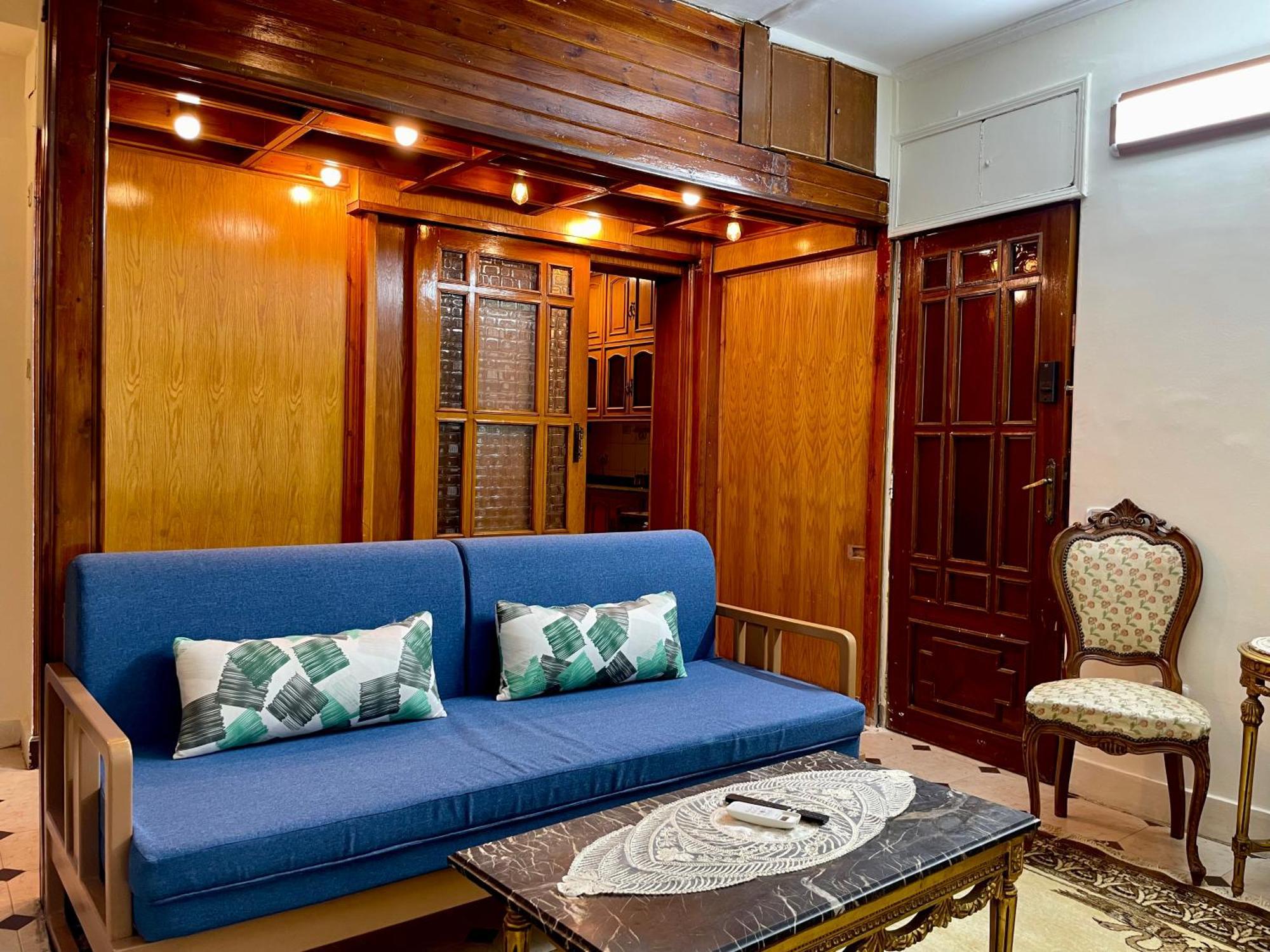 Cozy 2 Bedroom In Maadi 5 Minutes From The Nile! Apartment Cairo