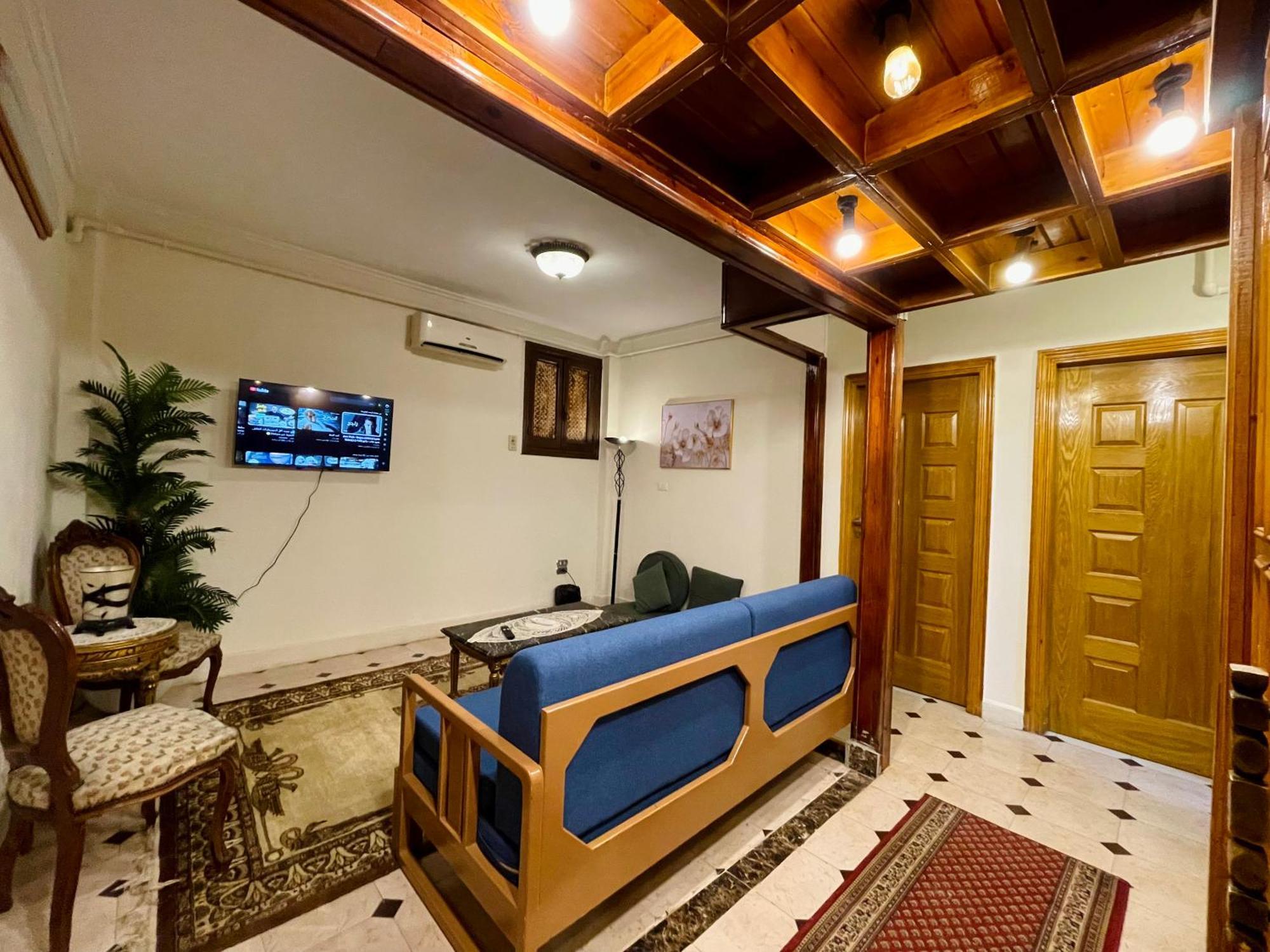 Apartment Cozy 2 Bedroom In Maadi 5 Minutes From The Nile!