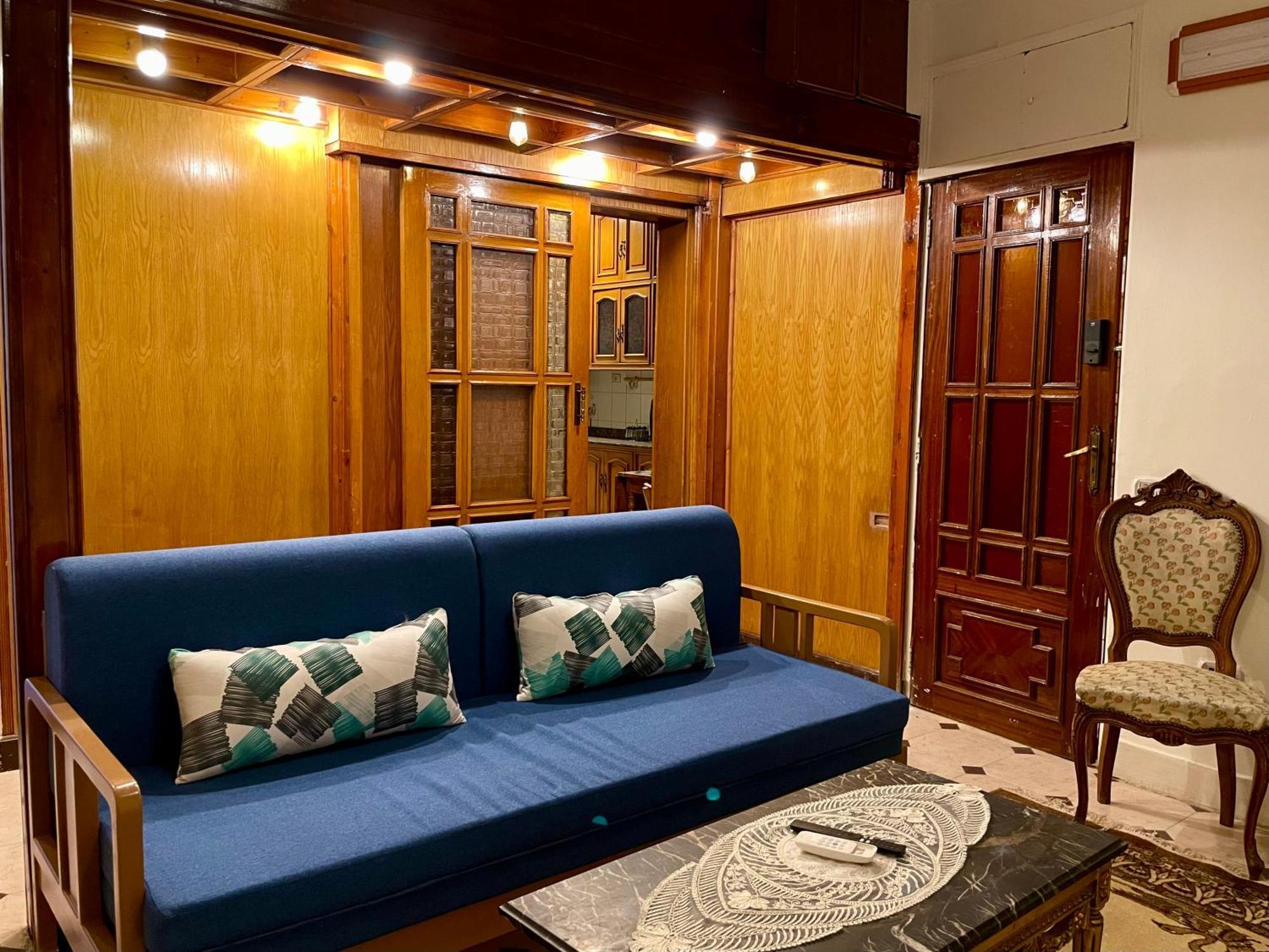 Cozy 2 Bedroom In Maadi 5 Minutes From The Nile! Cairo