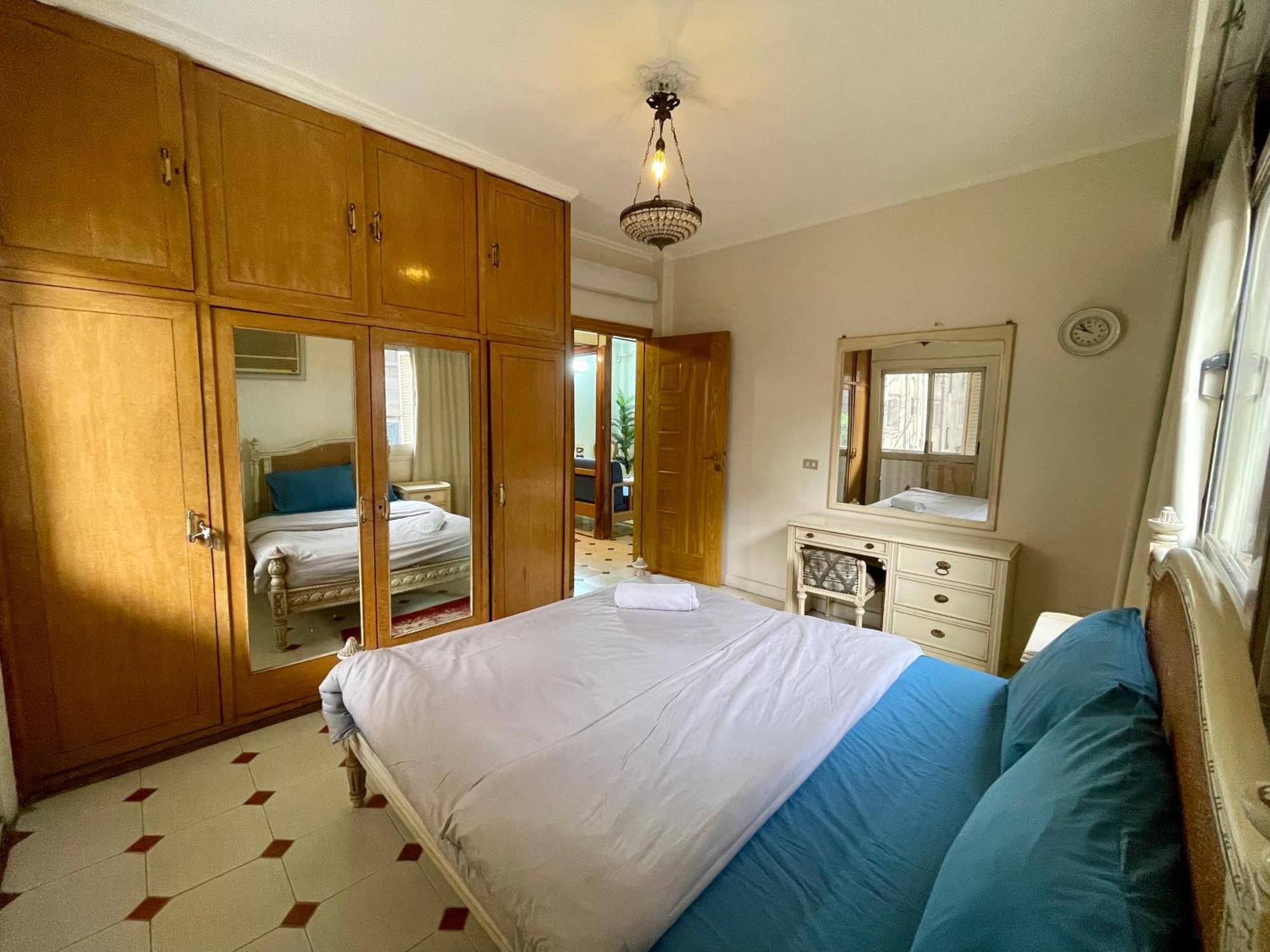 Cozy 2 Bedroom In Maadi 5 Minutes From The Nile!
